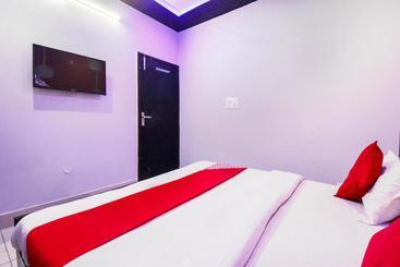 هتل Oyo Rtk109 Star  & Restaurant