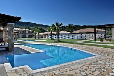 בית מלון כפרי Olympia Golden Beach Resort & Spa