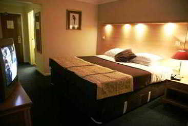 هتل Osterley Park Group Ltd Osterley Park