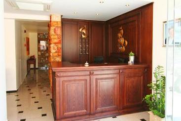 هتل Iris Spa