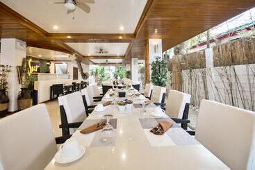 Hotel Sur Beach Resort Boracay