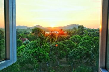 هتل Ven Song Riverside