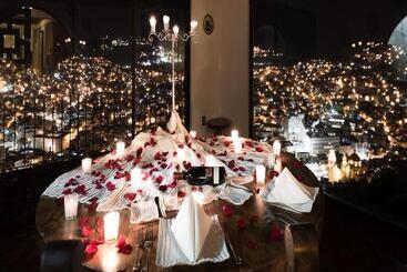 هتل Mision Grand Casa Colorada
