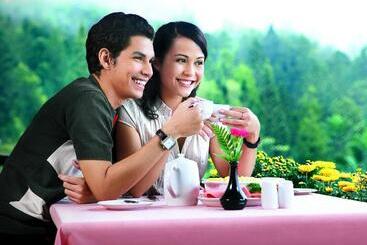 هتل Resorts World Awana