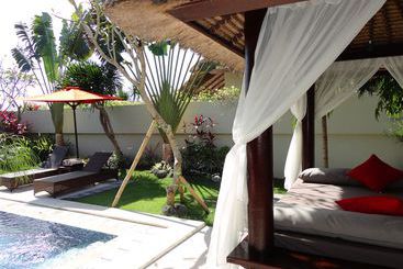 هتل Hillstone Uluwatu Villa