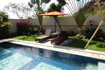 هتل Hillstone Uluwatu Villa