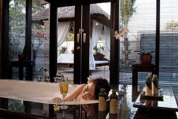 هتل Hillstone Uluwatu Villa