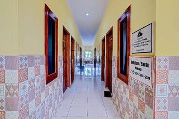 فندق Oyo 90234 Dhoho Family Guest House