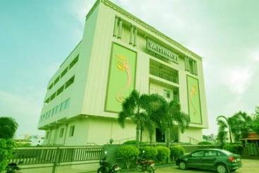 ホテル Vaishnavi Residency Srikalahasti