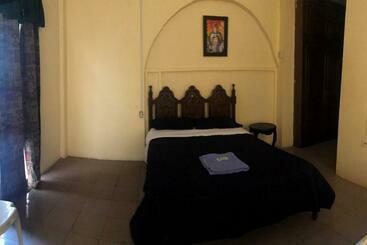 تختخواب و صبحانه Veranera Hostal