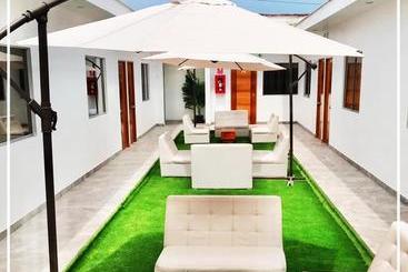 هتل Nakua Paracas Lodge