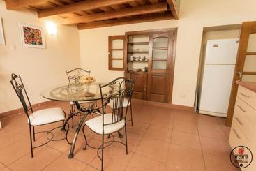 تختخواب و صبحانه Uchu Cusco   Guest House