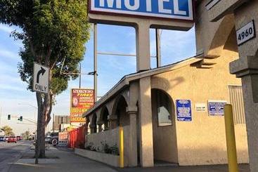La Palma Motel, South Gate   Los Angeles Area