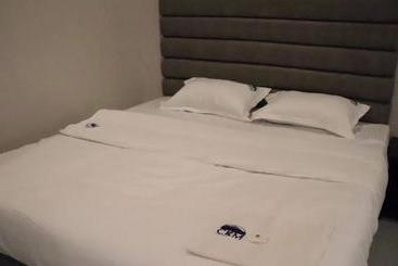 هتل Ckm Town Inn