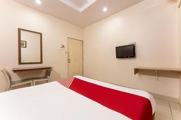 בית מלון כפרי Oyo 77185 Sri Balaji Residency