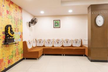 בית מלון כפרי Oyo 77185 Sri Balaji Residency