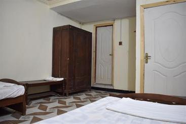 پانسیون Demetro Guest House
