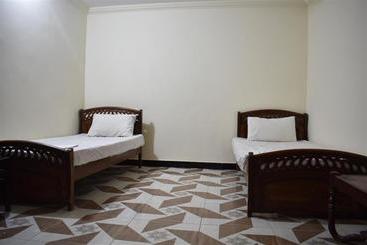 پانسیون Demetro Guest House
