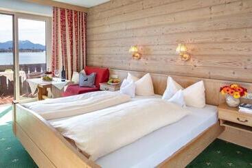 Пансион Gästehaus Grünäugl Am See