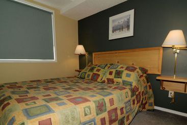 هتل Canadian Rockies Chalets