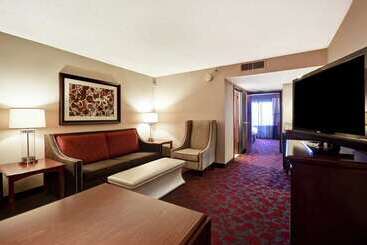 فندق Embassy Suites By Hilton Dulles Airport