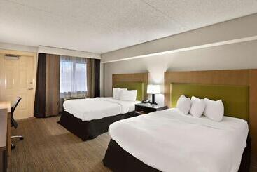 Отель Country Inn & Suites By Radisson, Jonesboroughjohnson City West, Tn