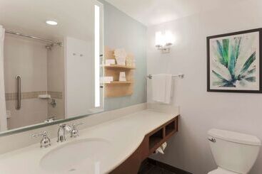 هتل Hilton Garden Inn Raleigh Durham/research Triangle Park