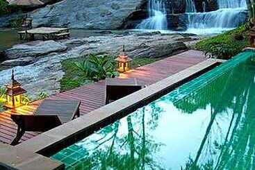 בית מלון כפרי Sukantara Cascade Resort And Spa