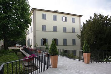 هتل Villa Montarioso