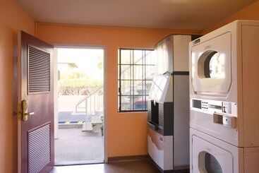 هتل Americas Best Value Inn   Milpitas