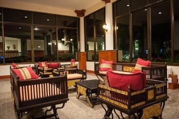 هتل Phi Phi Island Cabana