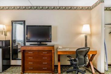酒店 Quality Inn & Suites Lexington