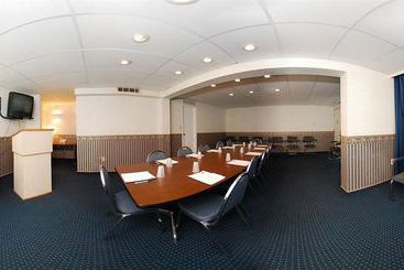هتل Rodeway Inn & Conference Center