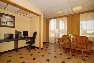 هتل Rodeway Inn & Conference Center