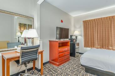 هتل Days Inn By Wyndham Coliseum Montgomery Al