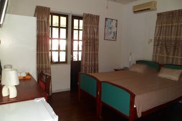 هتل Guesthouse Amice