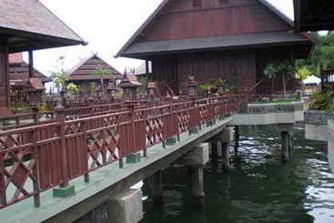هتل Pantai Gapura Makassar