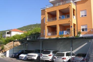 Apartments Martina - Prizba