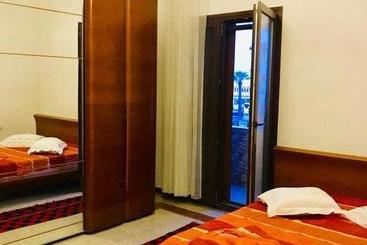 هاستل Anas Apartment