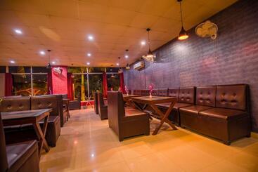 هتل Sukhdeo Palace