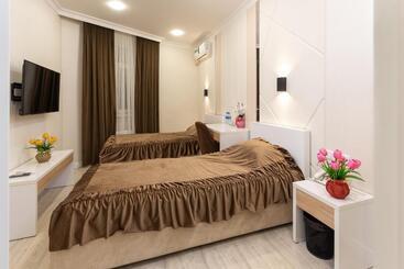 فندق Tantana