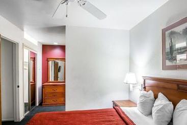 هتل American Inn & Suites Mesa