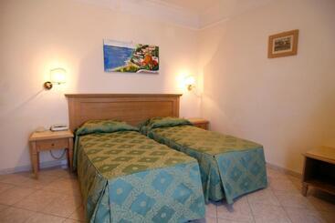 בית מלון כפרי Due Torri