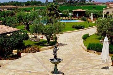 هتل Fattoria Il Borghetto