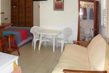 هتل Michelo Suites