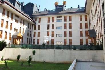 Apartamentos Jaca 3000