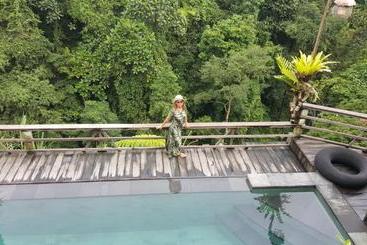 פנסיון Bayu House And Villas