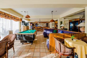 Estella Hotel And Apartments