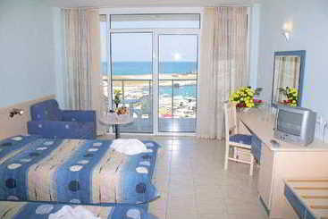 هتل Dolphin Marina