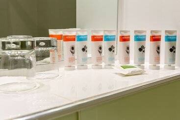 فندق Legacy Preston International